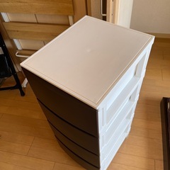 4段チェストの画像