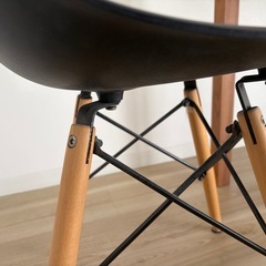 【2脚セット】イームズ シェルチェア リプロダクト（黒・木脚）の画像