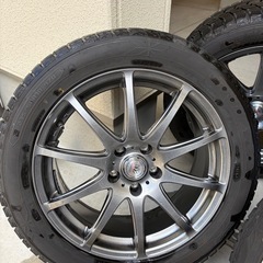 スタッドレスタイヤ　　ホイール付の画像