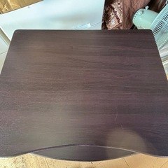 パソコンデスクの画像