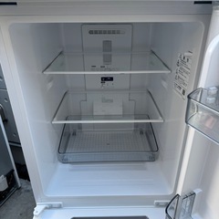 124⭐️2022年製美品★シャープ　冷蔵庫　ホワイト　ガラス扉　右、左開き　一人暮らしの画像