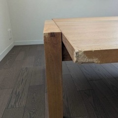 リビングテーブルの画像