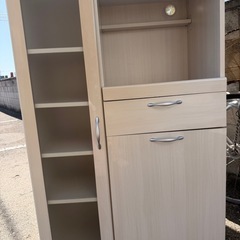 食器棚の画像