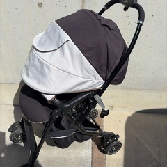 コンビ　ベビーカーの画像