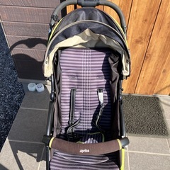 Apricaベビーカーの画像