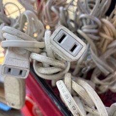 延長コード1個口〜6個口300円〜1000円の画像