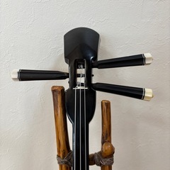 三味線と三味線ケース、三味線建てセットの画像