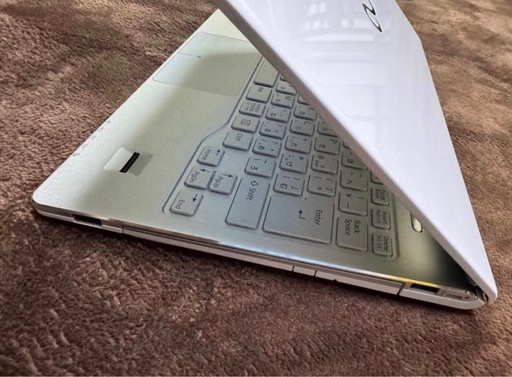 Fujitsu LIFEBOOK SH75/B1 ノートPC Core i5