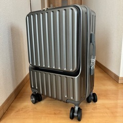 【新品未使用】スーツケース Sサイズ 40L グレー フロントオープン 機内持ち込み カップホルダー付き USB+Type C充電機能 携帯スタンド TSAロック搭載 の画像