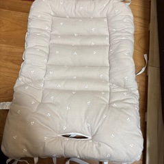 キッズチェア用洗えるクッションの画像