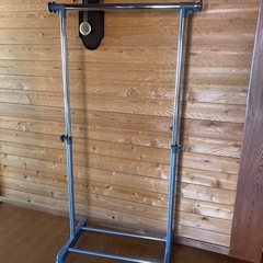 ハンガーラックの画像