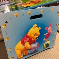 ディズニー プーさん 木製おもちゃ箱 ベンチ収納 大人も座れますの画像