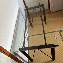 ガラスデスクの画像