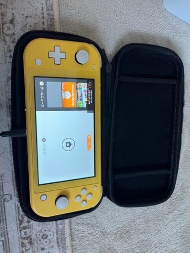 Switchライト　イエロー
