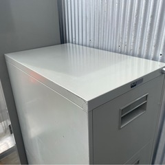 PLUS　プラス　4段　キャビネット　書棚　整理　書類　収納　ファイリング　A4　鍵無し　引き出し　オフィス　スチール　W390×D520×H1335　中古　③の画像