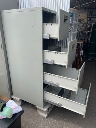 PLUS　プラス　4段　キャビネット　書棚　整理　書類　収納　ファイリング　A4　鍵無し　引き出し　オフィス　スチール　W390×D520×H1335　中古　③