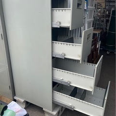 PLUS　プラス　4段　キャビネット　書棚　整理　書類　収納　ファイリング　A4　鍵無し　引き出し　オフィス　スチール　W390×D520×H1335　中古　③の画像