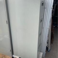 PLUS　プラス　4段　キャビネット　書棚　整理　書類　収納　ファイリング　A4　鍵無し　引き出し　オフィス　スチール　W390×D520×H1335　中古　③の画像