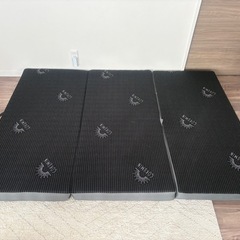 ダブルサイズ 三つ折りマットレスの画像