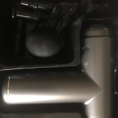 筋膜リリースガン ミニ 軽量ガン MINI 6段階振動強力振動 6個ヘッド付属 の画像