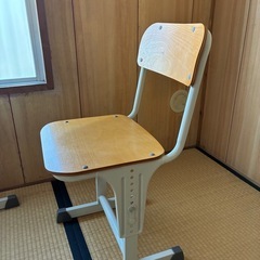 学校机
・椅子の画像