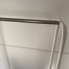 【本日中】ハンガーラックの画像