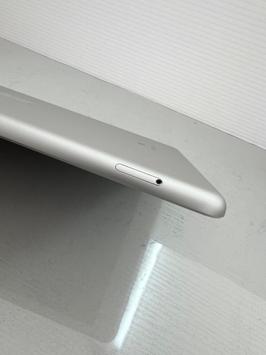 コスパ最強　iPad 第7世代　128GB シルバー　セルラーモデル