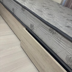 シングルベッド 収納・ライト・コンセント付きの画像