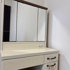 【美品❗️】ドレッサー  椅子付き コンセント付き  の画像