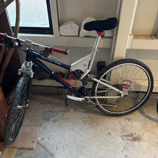 自転車　マウンテンバイク　メルセデスベンツ