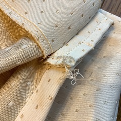 ニトリ　アイボリー系　ドット柄　カーテン2枚セットでの画像