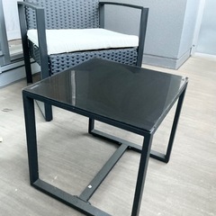 ほぼ新品　原価１８８００円　Alebert｢アレベルト｣ ラタン調 ガーデンファニチャー ガーデンテーブルセット テーブルセット 3点セット ベランダ 椅子 テーブルチェア ガーデンチェア アウトドア ２人用 耐水 耐熱 耐日光 おしゃれ 組立簡単 ベランダ/庭/プールサイド/室外用 四季通用 ( の画像