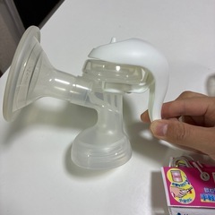 哺乳瓶　手動搾乳機　粉ミルクパックの画像