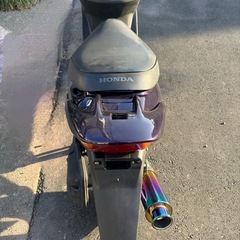 ★始動動画有り🛵💨　ライブDio ZX仕様(AF34-1215⚪︎⚪︎⚪︎)　 社外チタン風ステンレスマフラー重低音の良い音します🛵💨　外装めちゃくちゃキレイです✨　2ストなので加速は抜群❗️　原付　スクーター　50ccの画像