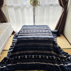 【ニトリこたつ】75×75cm リバーシブル天板 毛布付きの画像