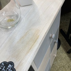 カントリー調4段チェストの画像