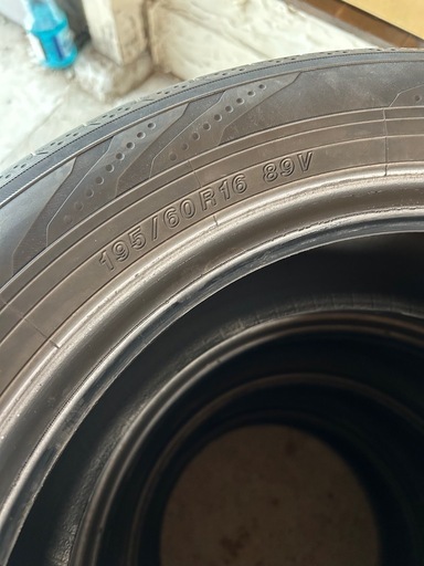 　?　195/60R16 ネット最安値の
半額以下です！低走行　ほぼ減りなし?