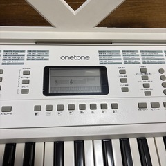 【美品】キーボード　ワントーン 54鍵キーボード(ホワイト) ONETONE OTK-54N/ WH　の画像