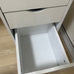 引き取り限定 LOWYA  デスクの画像