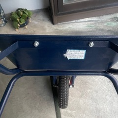 一輪車　ネコ　浅型　70kg アレンザの画像