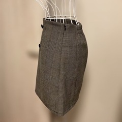 美品　EATME 益若つばさ　チェック柄ダブルボタンタイトスカートの画像