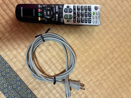 シャープ AQUOS 32インチ 液晶ハイビジョンテレビ　　値下げ‼️
