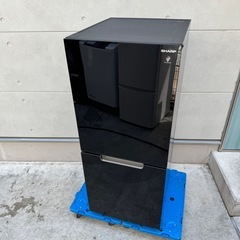 366⭐️2021年製★シャープ　冷蔵庫　右、左開き　ブラック　黒　ガラス扉　一人暮らしの画像