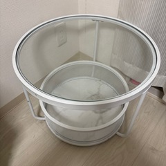 ガラステーブルの画像