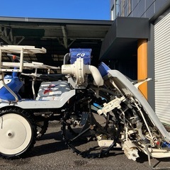 イセキ　4条 田植機 セル付　施肥機　8.8馬力 ロータリー式 PQZ4-DULF  さなえ　あぜごえ　HST オートブレーキ　Zロータ　疎植レバー　枕地ロータ バックリフト　乗用田植え機　田植え機　農機具　ワンオーナー 宮崎　簡易始動動画ありの画像