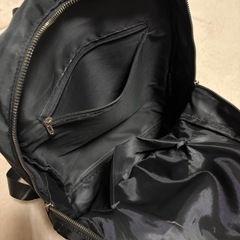 【美品】リュック　軽量　ナイロン　黒の画像