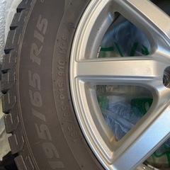 セレナ用スタッドレスタイヤの画像