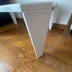 ★3/22まで！白ローテーブルの画像