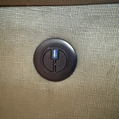 ニトリ 電動リクライニングソファ Nビリーバ 3人掛け USB テーブル付   購入価格約12万円の画像