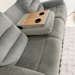 ニトリ 電動リクライニングソファ Nビリーバ 3人掛け USB テーブル付   購入価格約12万円の画像